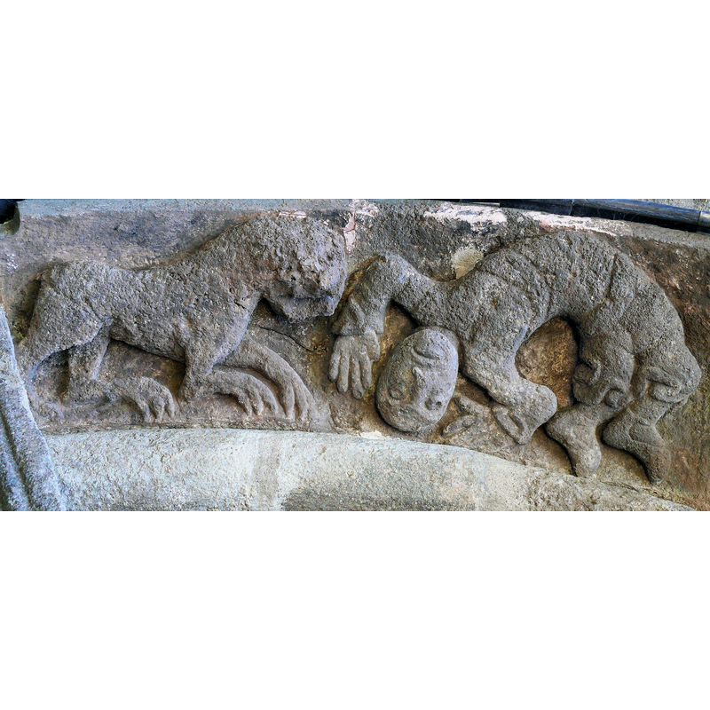 Source caption: "Chamalières-sur-Loire - Église Saint-Gilles - Détail d'une voussure de la porte du cloître"