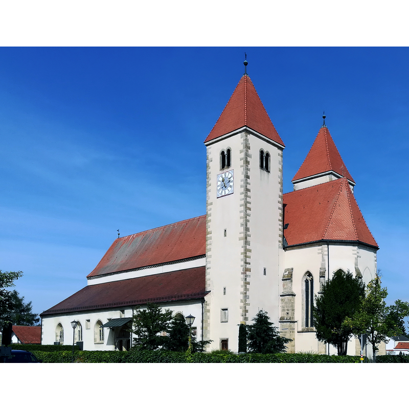 Source caption: "Die katholische Pfarrkirche Mariä Himmelfahrt ist ein denkmalgeschütztes Kirchengebäude in Chammünster."