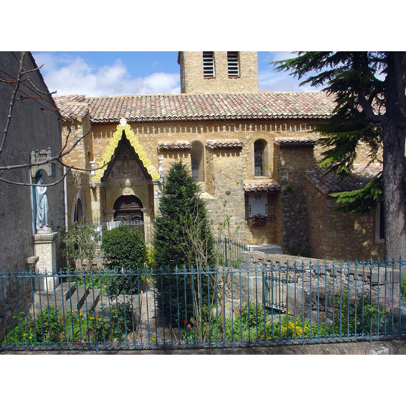 Source caption: "La Chiesa"