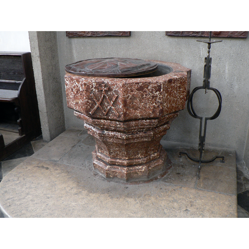 down the sides from the underbowl to the lower base