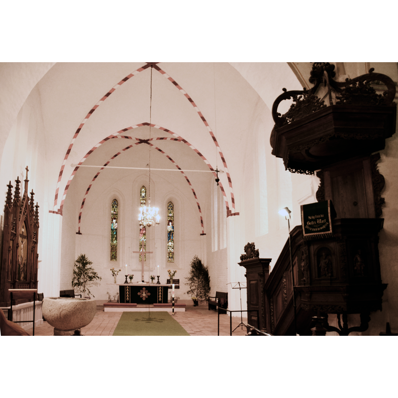Source caption: "Stadtkirche Neubukow, Blick nach Osten" -- showing partially the baptismal font, formerly from Alt Karin Kirche in the bottom-left corner of the image