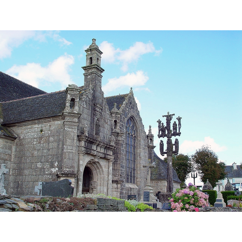 Source caption: "Locmélar (Bretagne, Finistère) Église Saint-Mélar, porche sud et calvaire"
