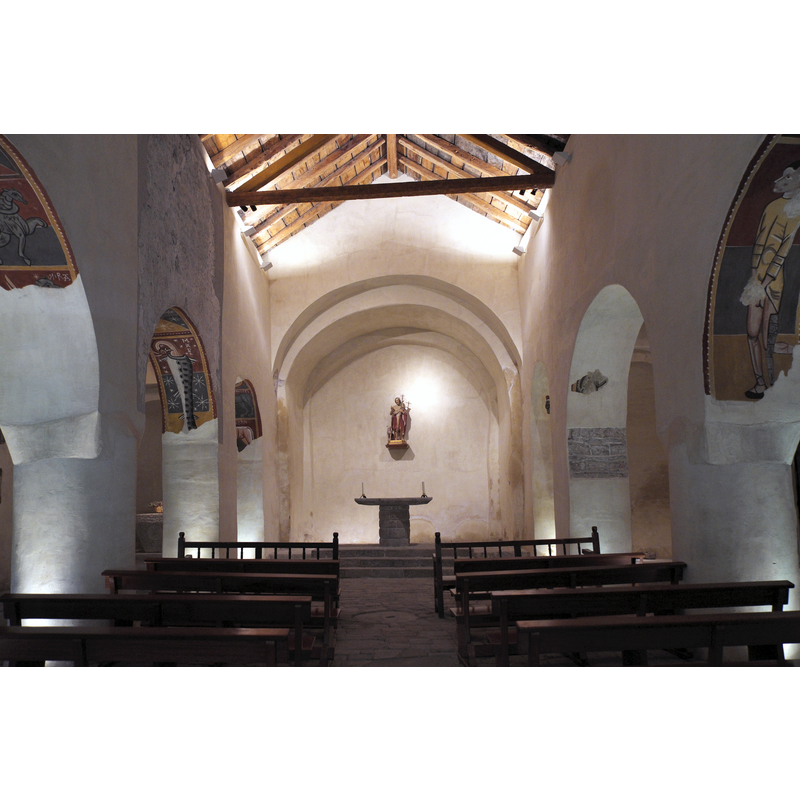 Source caption: "Katholische Pfarrkirche Sant Joan in Boí (Vall de Boí) in der Provinz Lleida (Katalonien/Spanien), Innenraum" [NB: replica: original frescoes at the MNAC}