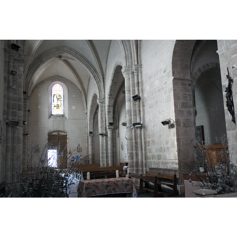 Source caption: "Katholische Pfarrkirche Notre-Dame-de-l'Assomption (Mariä Himmelfahrt) in Boigneville im Département Essonne (Île-de-France/Frankreich), Innenraum"