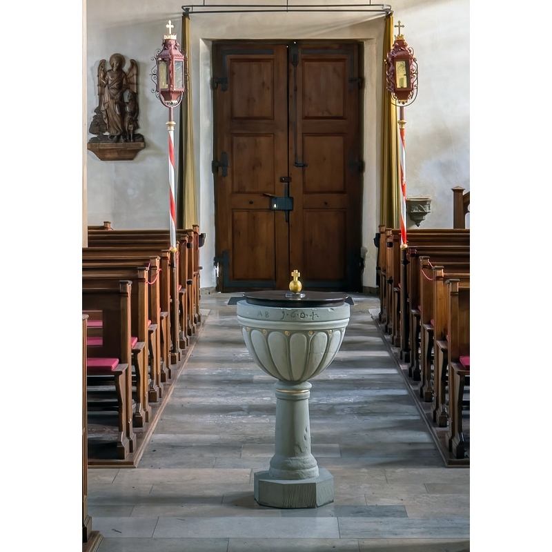 Source caption: "Innenraum der katholischen Pfarrkirche St. Jakob in Kirchschönbach"