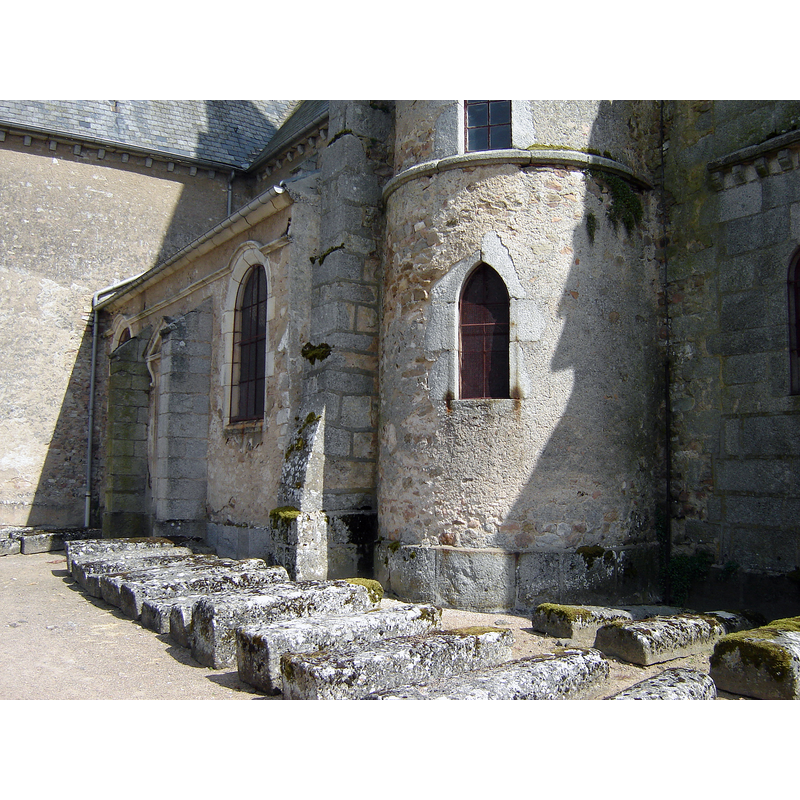 Source caption: "L'église de Quarré-les-Tombes vue du Nord Ouest"