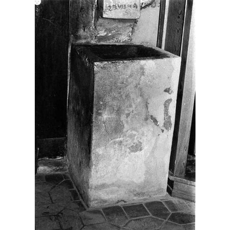 Source caption: "Bénitier, vue générale"