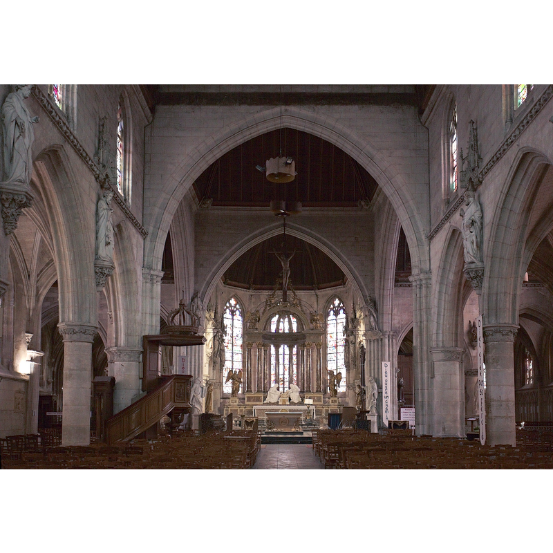 Source caption: "Église Sainte-Croix in Bernay , Eure, Normandie, France."