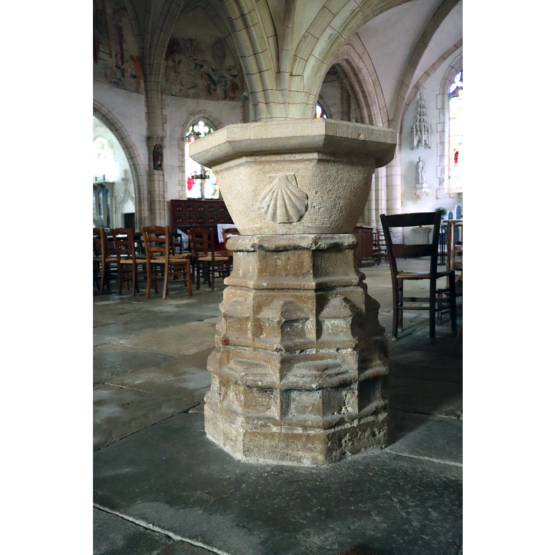 Source caption: " Intérieur de l'église Saint-Germain-d'Auxerre de Vault-de-Lugny (89). Bénitier." [NB: the stone stoup seen here is not the one listed in Palissy [ref.: PM89001649]