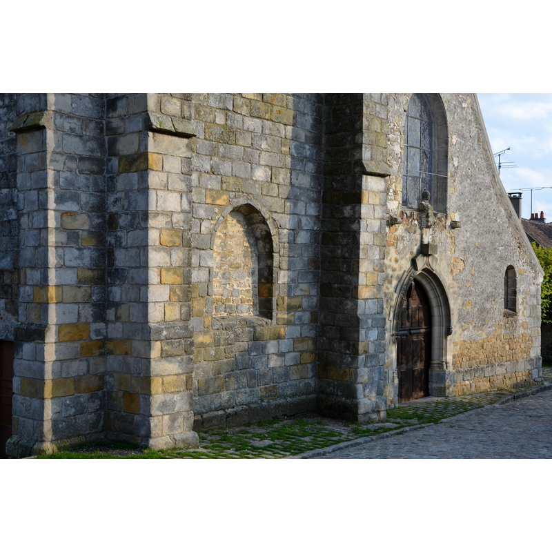 Source caption: "Eglise de Dormelles (Seine et Marne, Ile de France, France)"