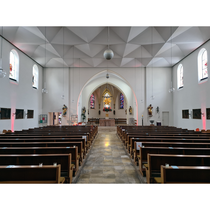 Source caption: "St. Peter und Paul (Feldmoching) Innenraum"