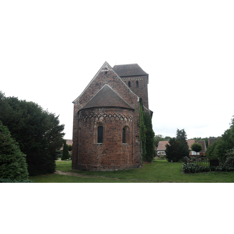 Source caption: "Dorfkirche Melkow Apsis"