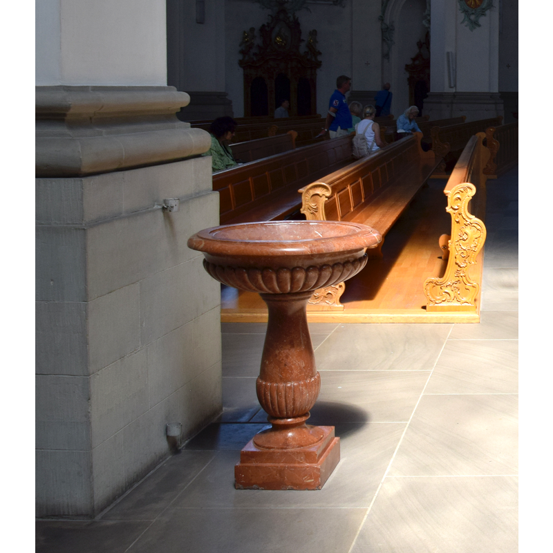 Source caption: "Vue de l'église abbatiale de Saint-Gall, en Suisse" -- showing the modern stoup