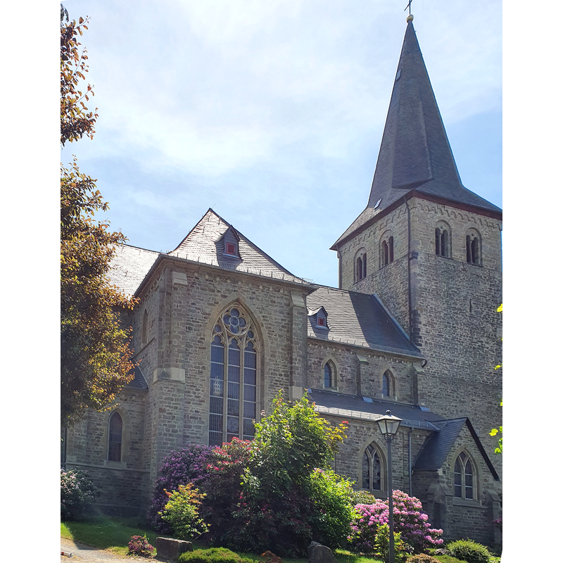 Source caption: "Die katholische Kirche St. Severin in Ruppichteroth von Norden aus fotografiert."