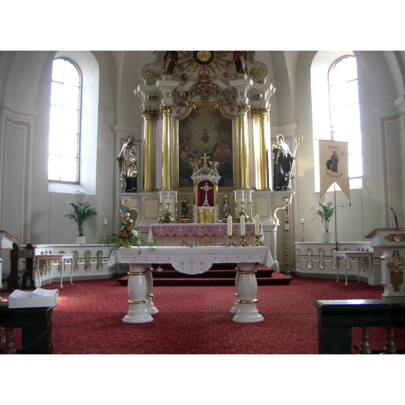 Source caption: "Hochaltar in der katholischen Pfarrkirche St. Goar, Flieden."