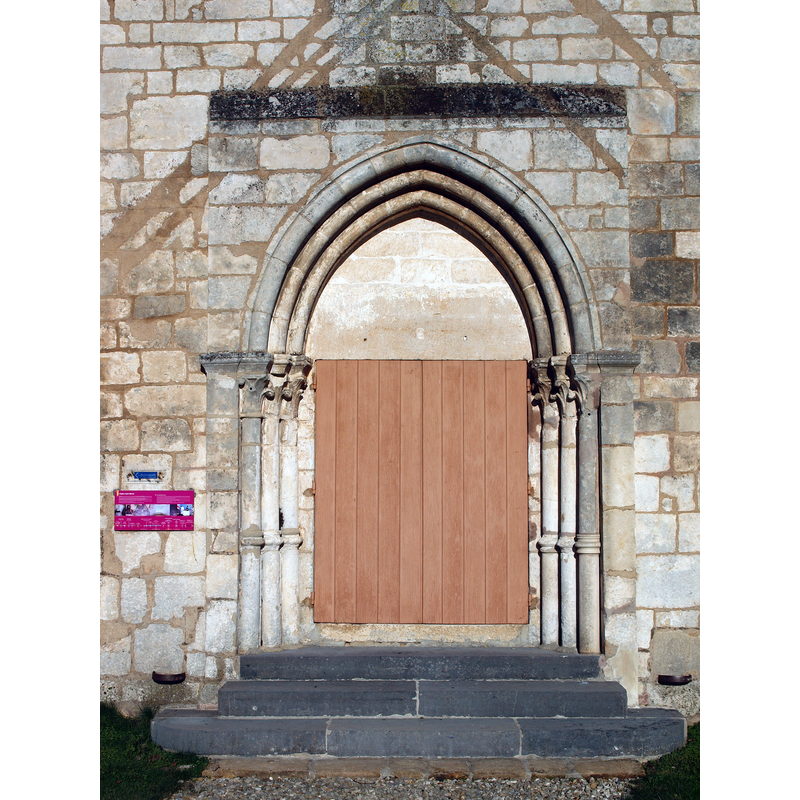 Source caption: "Église Saint-Martin de Vendresse (Ardennes, France)"
