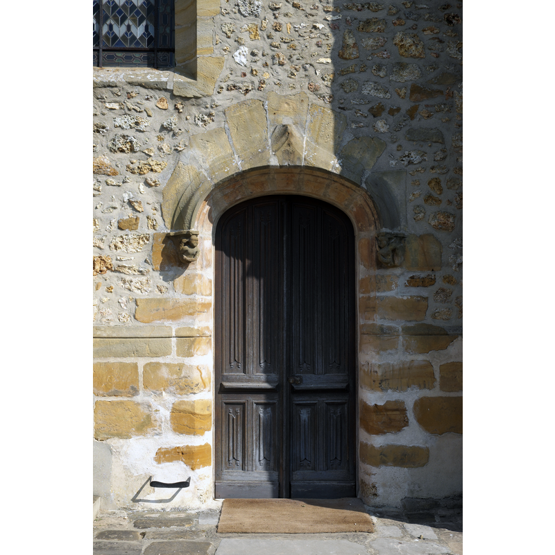 Source caption: "Katholische Kirche Saint-Germain-de-Paris in Magny-Village (Magny-les-Hameaux) im Département Yvelines in der Region Île-de-France/Frankreich, Südportal"