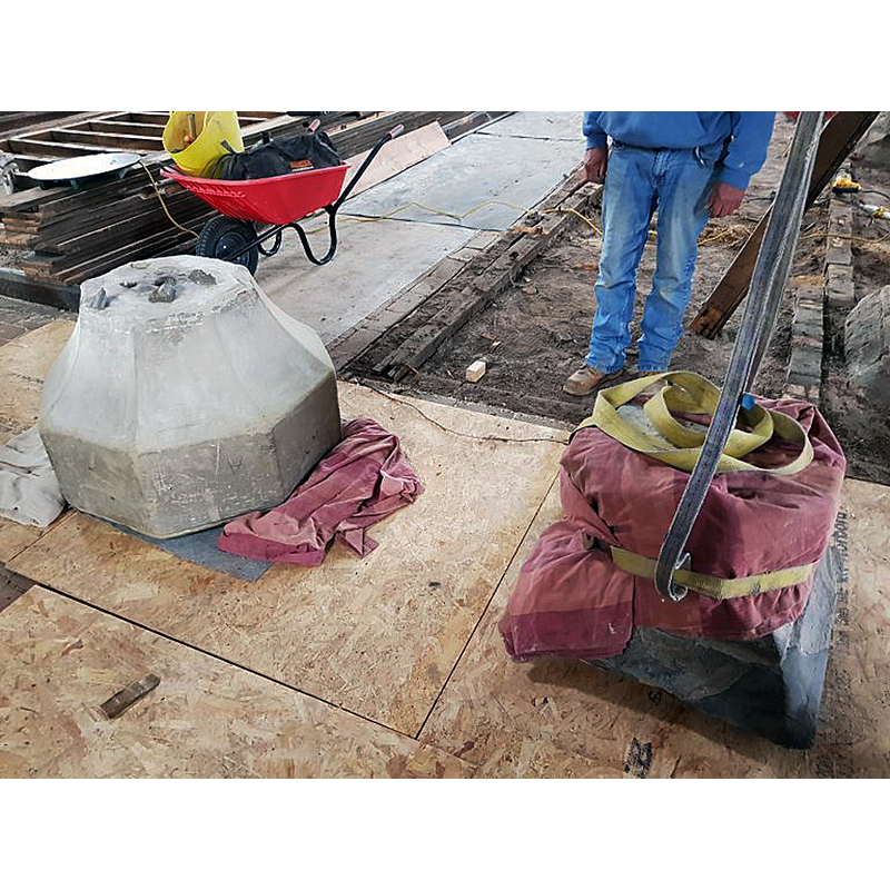 showing the font during its restoration