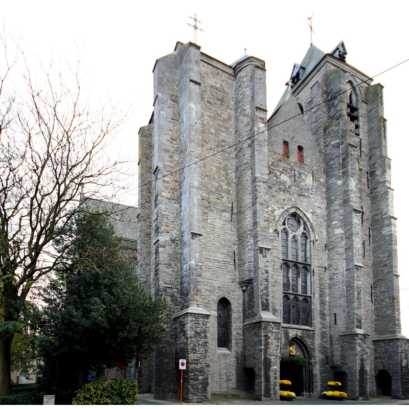 Source caption: "Fronton de l'Eglise Notre Dame - Courtrai"