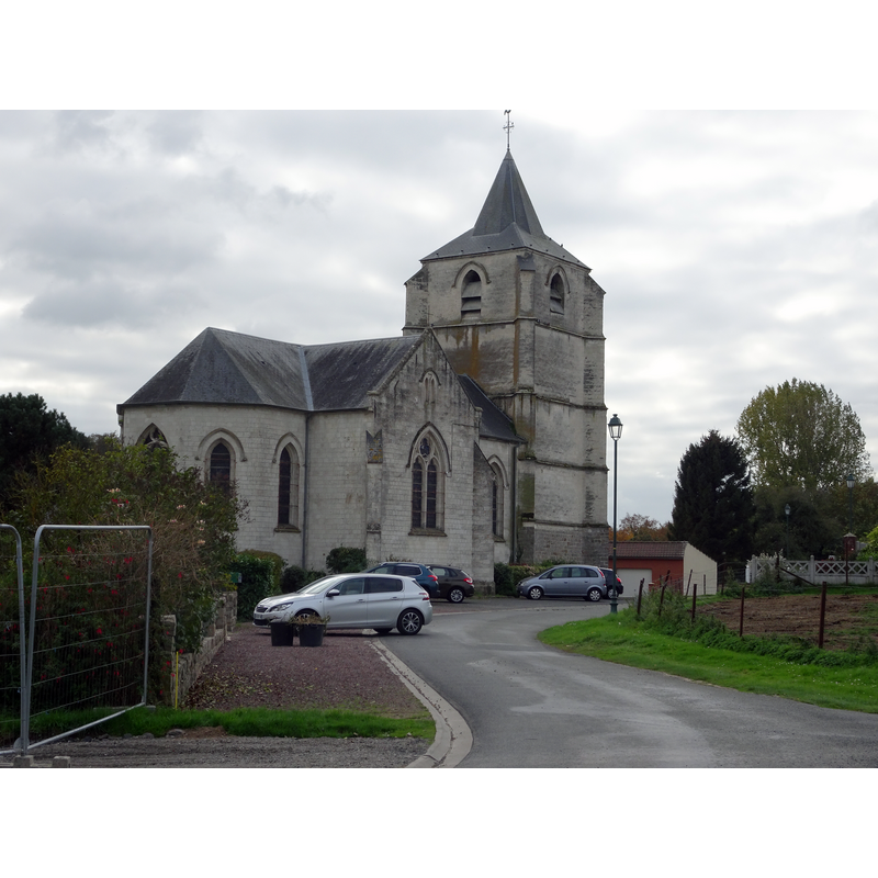 Source caption: "Église Saint-Pierre Caucourt Pas-de-Calais, Hauts-de-France France"