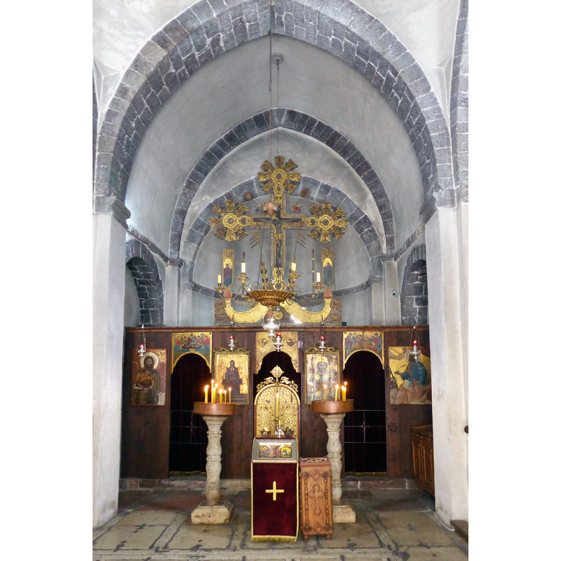 Source caption: "Kotor ( Montenegro ). Lukaskirche ( 1195 ) - Innenraum"