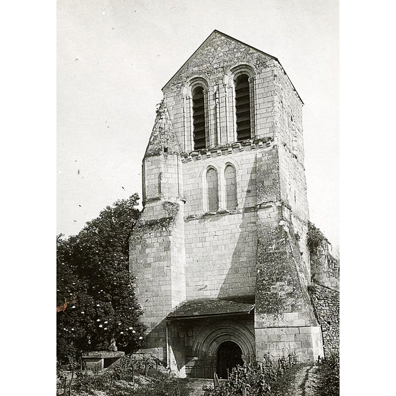 Source caption: "Eglise Saint-Léger-la-Palu. Façade nord [...] 4e quart 12e siècle"