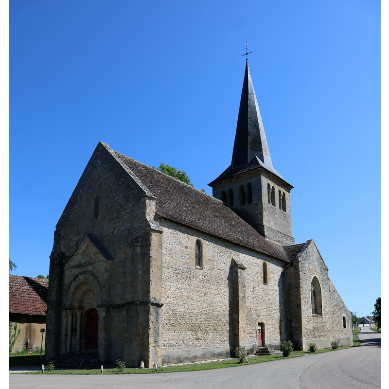 Source caption: " Extérieur de l'église Saint-Laurent à Verneuil (58)."