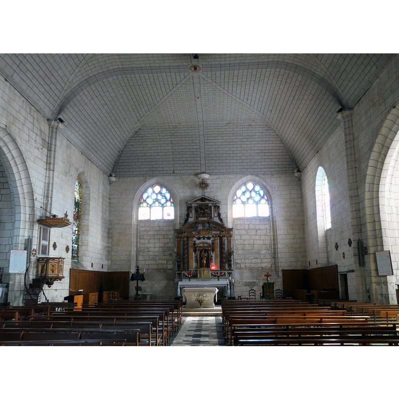 Source caption: "Nef de l'église saint Laurent à Mareuil"