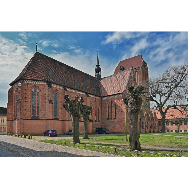 Source caption: "Güstrower Dom"