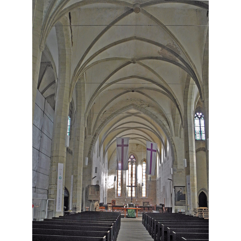 Source caption: "Langhaus der Stephanikirche in Calbe (Saale), Kirchplatz"