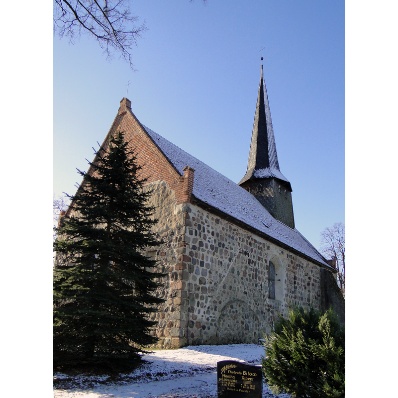 Source caption: "Kirche in Schwanbeck im Landkreis Mecklenburg-Strelitz, Mecklenburg-Vorpommern, Deutschland"