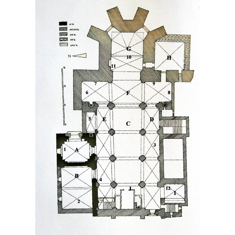 Source caption: "Plan de l'abbaye de Saint-Victor à Marseille. Fond de plan extrait du Congrés archéologique de France tenue à Aix-en-Provence en 1932 (Paris, Picard, 1933)" -- the southeast corner chapel, #12 on the plan, houses the old well-head serving as baptismal font [cf. FontNotes]