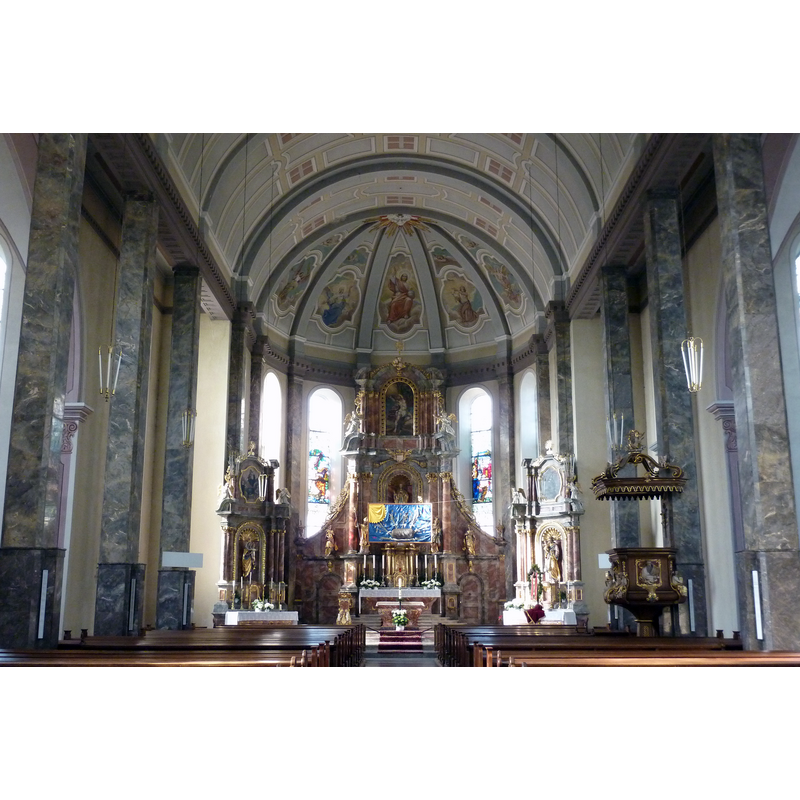 Source caption: "Kruft, Katholische Pfarrkirche St. Dionysius und Sebastian, Innenraum"