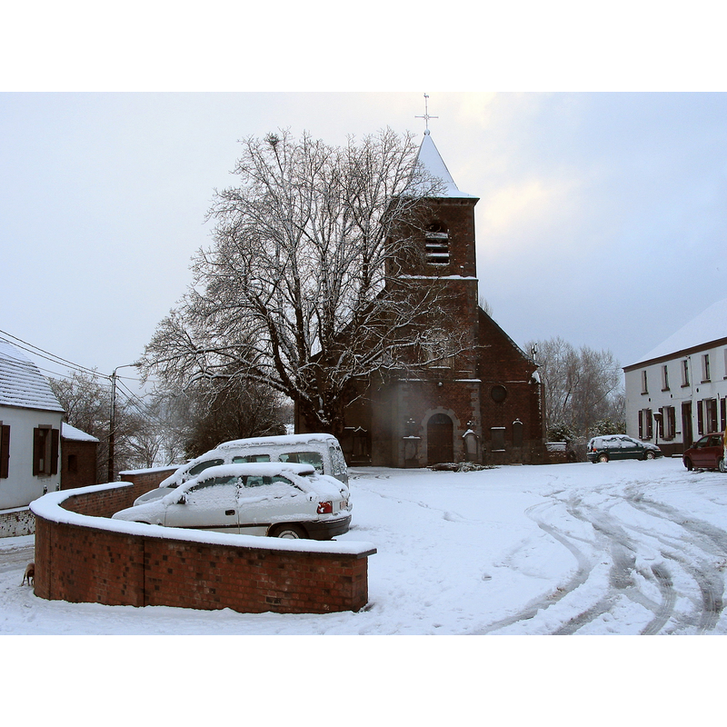 Source caption: "Gottignies (Belgique), le quartier de l’église Saint-Léger."