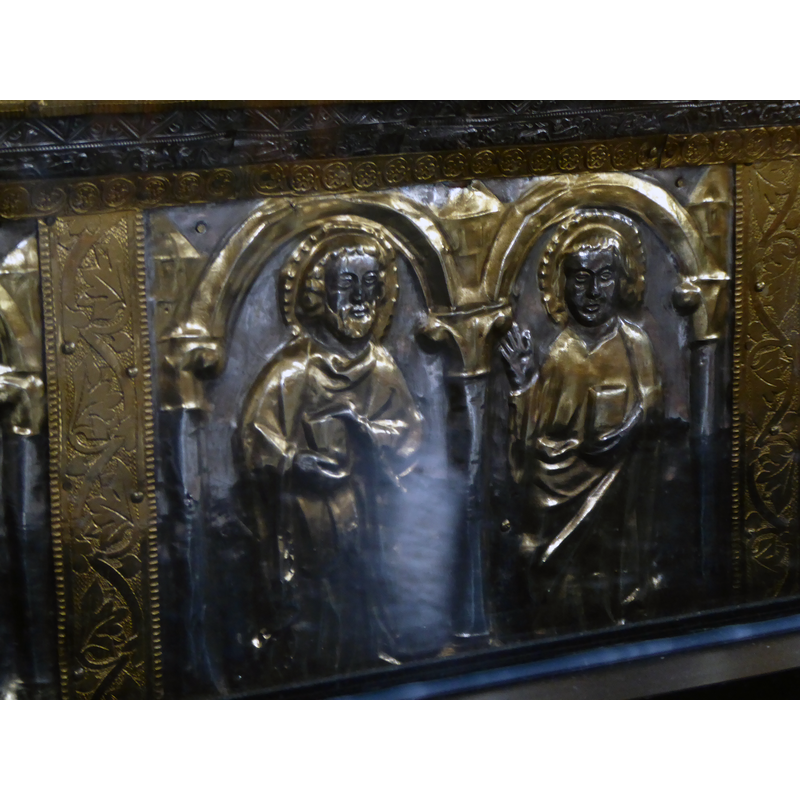 Source caption: "Châsse de Saint Symétre, réalisée vers 1190-1200, restaurée en 1850. Exposée à l'église Saint-André de Lierneux."-- listed in BALaT KIK-IRPA [https://balat.kikirpa.be/object/10106455] [accessed 27 December 2023]