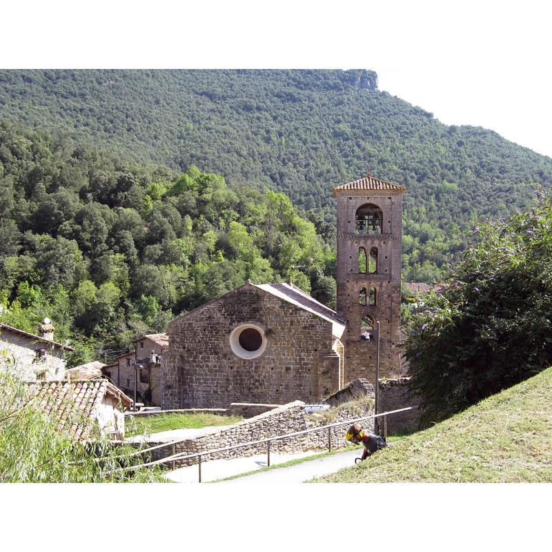 Source caption: "Romanische Kirche "Sant Cristòfor de Beget", XII. Jahrhundert, Beget, Katalonien, Spanien"