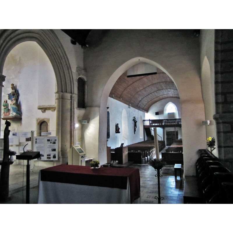 Source caption: "Église Saint-Pierre de Muneville-le-Bingard - Nef"