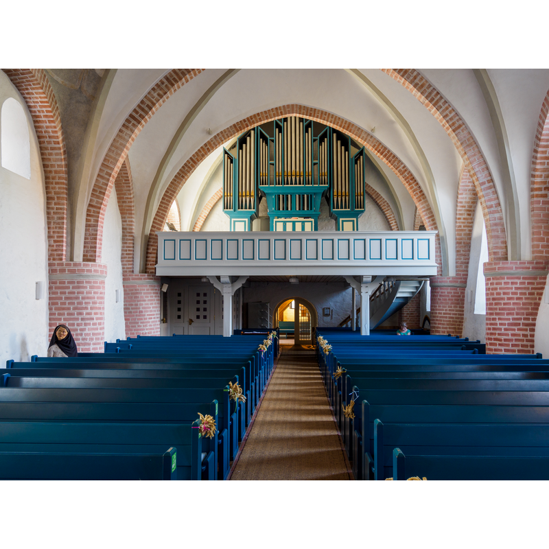 Source caption: "Kirchenschiff mit Orgel der St. Laurentius-Kirche in Achim (Kreis Verden/Aller)"