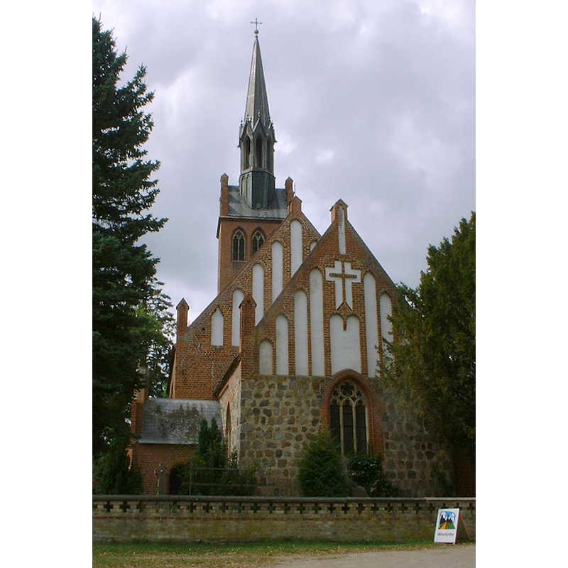 Source caption: "Kirche in Basedow in Mecklenburg-Vorpommern, Deutschland"