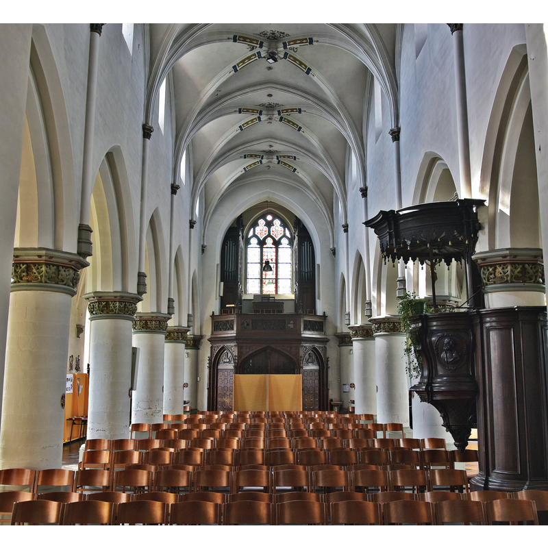 Source caption: "Sint-Kwintenskerk (Sint-Kwintens-Lennik) 39937 achterzijde schip"