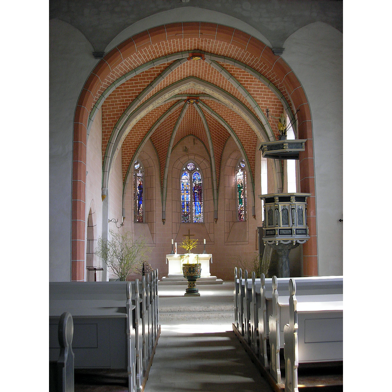 Source caption: "Das Innere der Kirche in Frauenprießnitz (Thüringen)." -- showing the font in the centre of the image