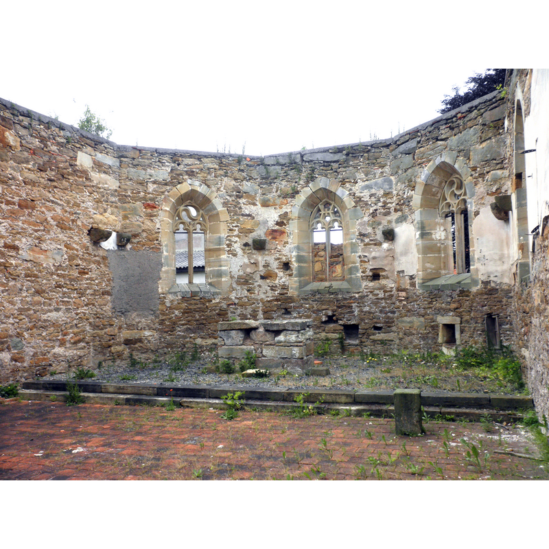 Source caption: "Innenraum der Kirchenruine in Nottleben" -- seen here before the 2019 restoration