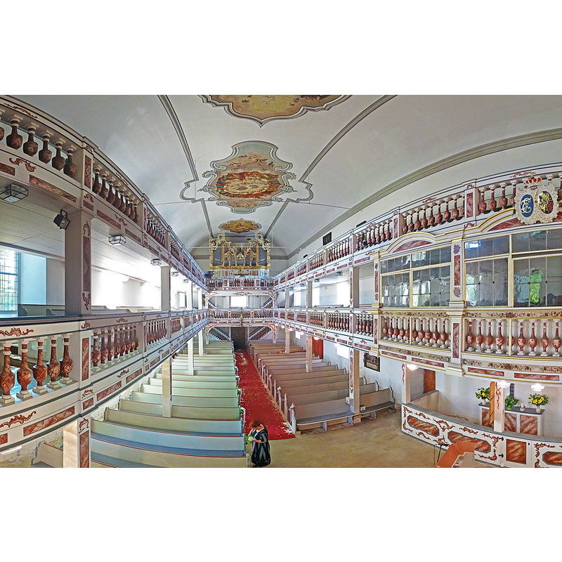 Source caption: "Innenraum Panorama der Gertrudiskirche in Saalfeld-Graba, rechts die Fürstenloge"