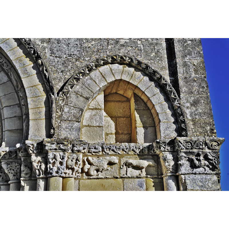 Source caption: "Biron détail de la façade de l'église."
