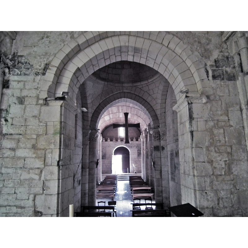 Source caption: "Intérieur de l'église de Biron"