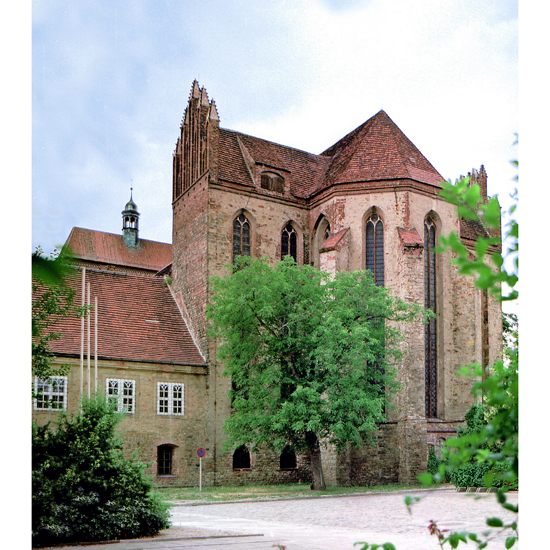 Source caption: "Havelberg: Dom St. Marien (GMP: 52.826811,12.078670). Im Kern romanisch, geweiht 1170, nach Brand 1279 gotisch umgebaut, vollendet um 1330. Im Bild: Chorpartie."