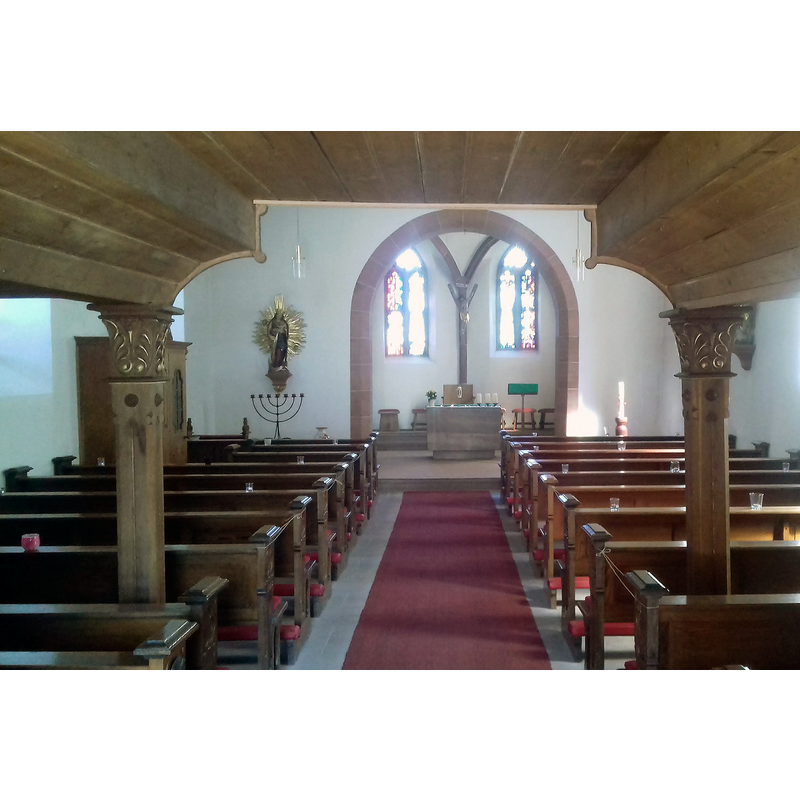 Source caption: "Innenraum der Mariä-Geburt-Kirche in Böllenborn"