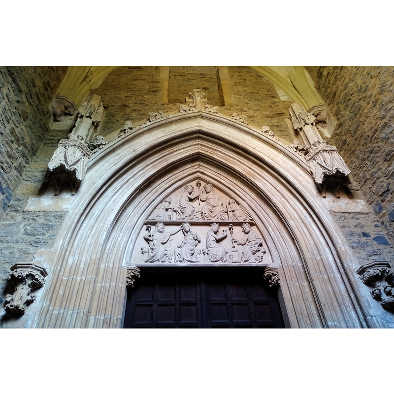 Source caption: "Tympanon północny portal bazylika Strzegom."