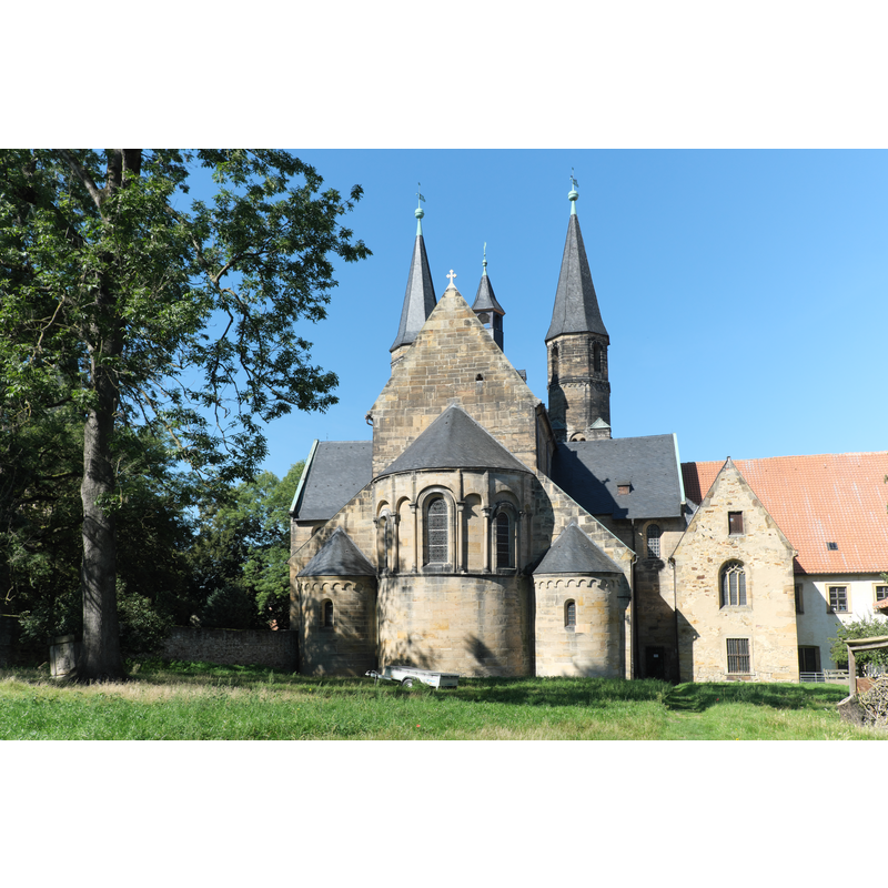Source caption: "Katholische Augustinerstiftskirche St. Pankratius in Hamersleben (Am Großen Bruch) im Landkreis Börde in Sachsen-Anhalt/Deutschland"