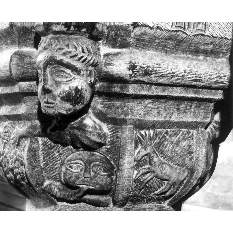 seen here in the centre panel of the underbowl